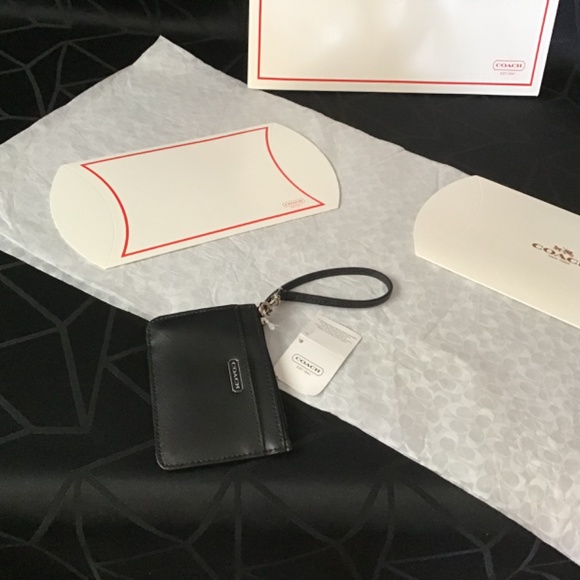 NWT Coach Darcy Leather ID with side pouch and key chain - Picture 2 of 5